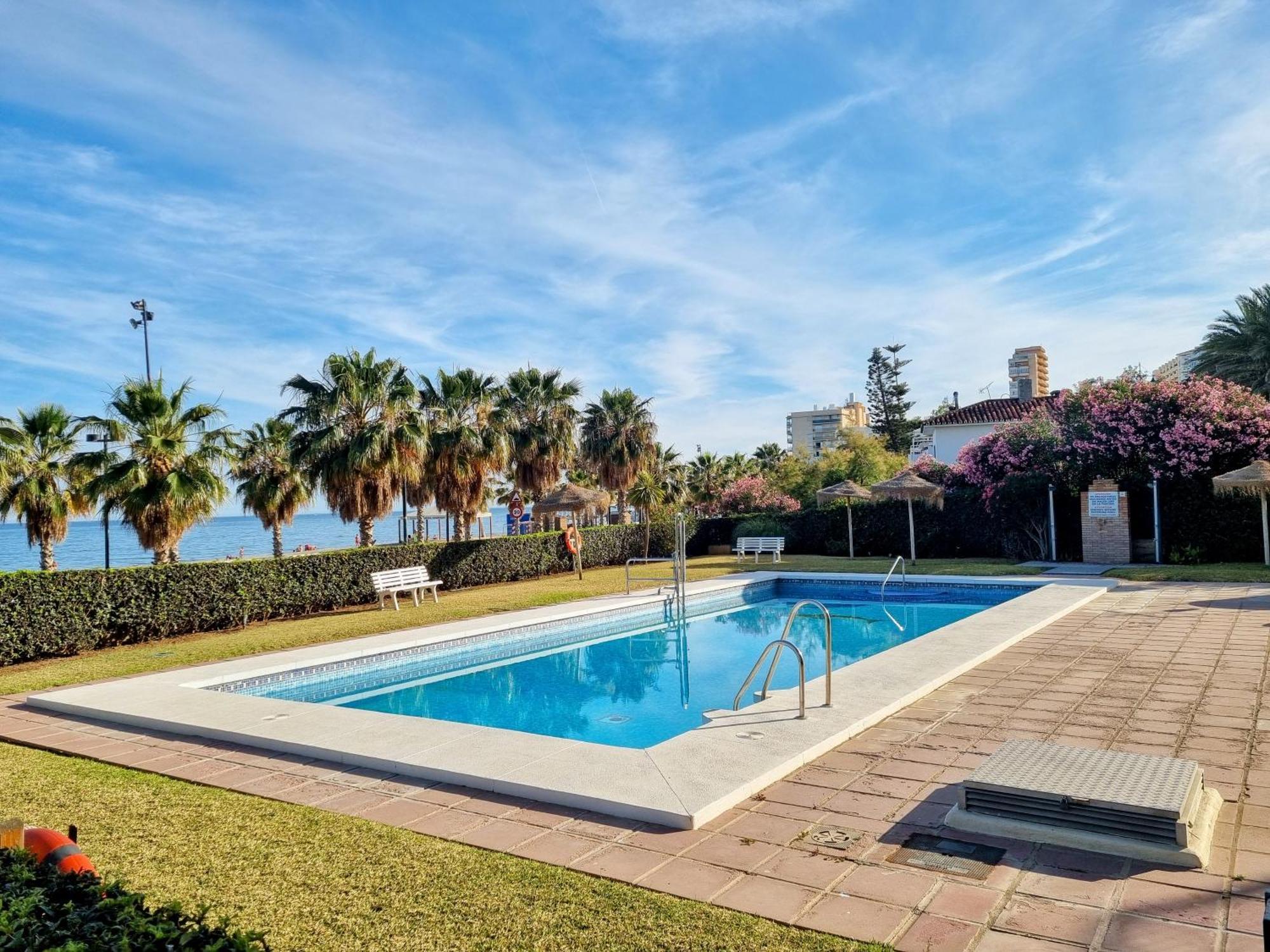 פואנגירולה Las Antillas II Front Sea Views Pool מראה חיצוני תמונה